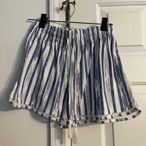 H&M blue and white striped shorts / size XS